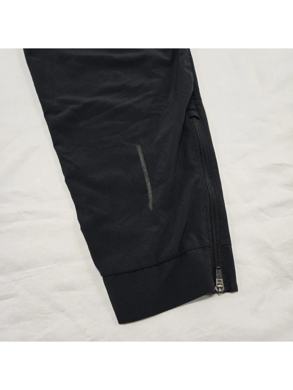 Men's MEDIUM Nike Flex Dry-Fit Black Jogger Pants Zip Pockets Reflective 885280
